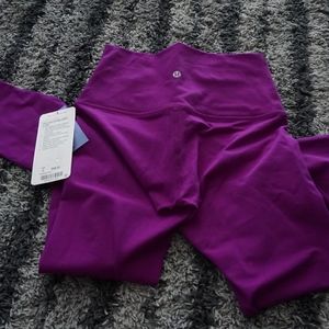 Lululemon leggings in beautiful color